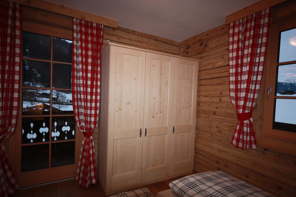 Vierbettzimmer mit Balkon